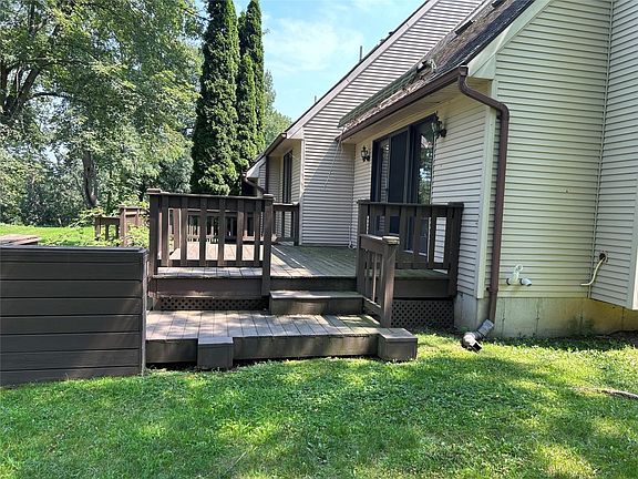 4th image of 284 Loretta Ln