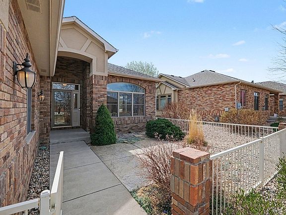 4th image of 8245 Hidden Cove Ct