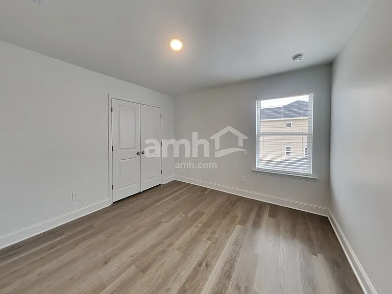 108 Punderson Dr — Photo 17