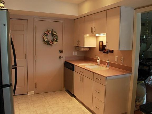 5th image of 71 Homer Ln APT F