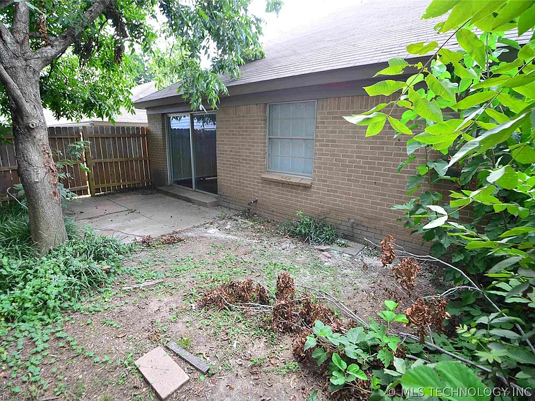 4713 S Fulton Pl — Photo 17