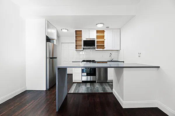 Rented by REAL New York | media 9