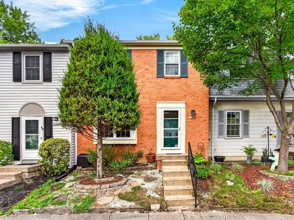 8346 Stationhouse Ct, Lorton, VA 22079