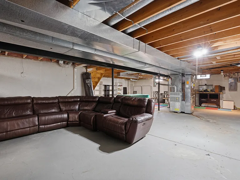 44525 Fenwick Dr — Photo 17
