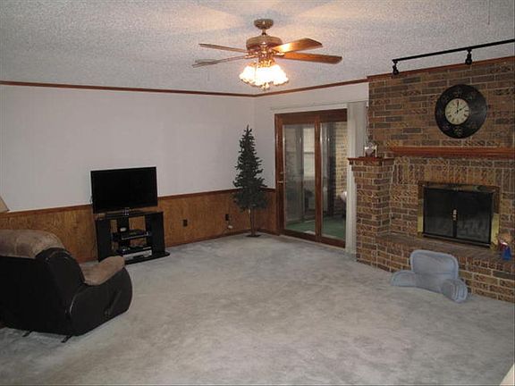 4th image of 6317 S Chenot Dr