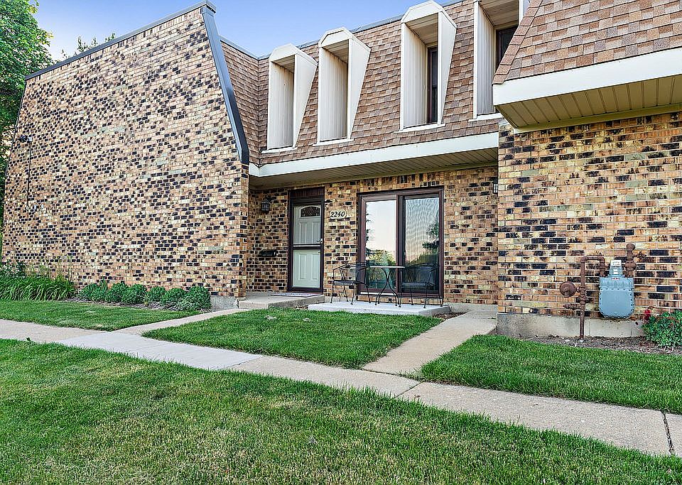1st image of 2240 Country Club Dr