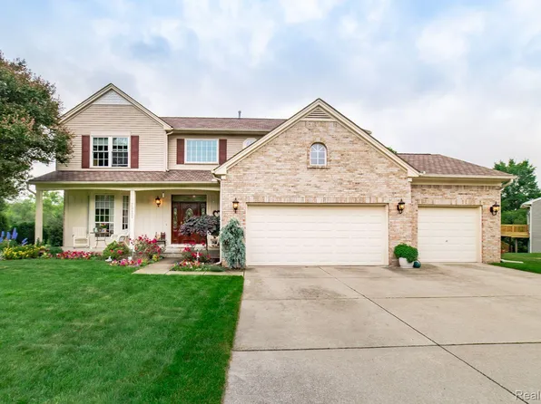 2955 Waldon Park Dr, Lake Orion, MI 48359
