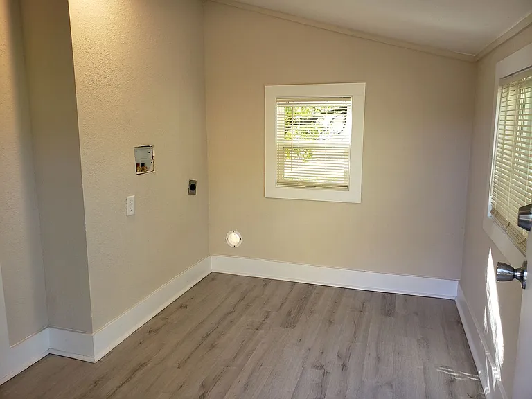 337 N Park Ave — Photo 28