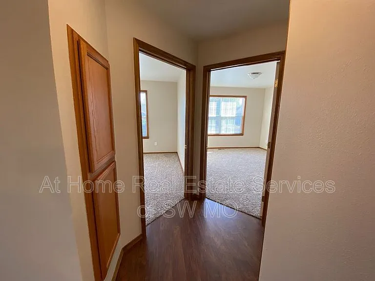 625 S Hazelnut Ave — Photo 13