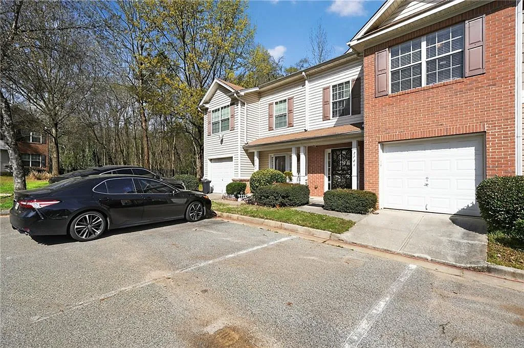 2 bed, 2.5 bath, 1433 sqft, $1,700 — Photo 3