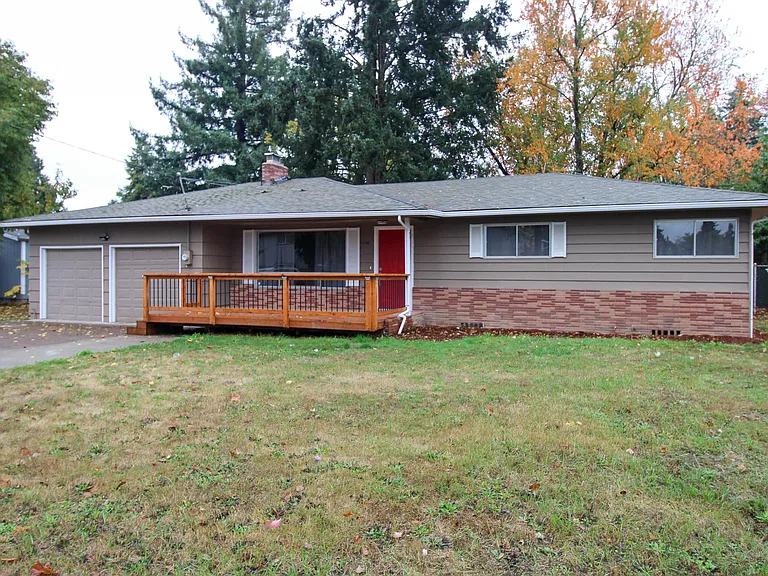 1170 Clearview Ave NE — Photo 1