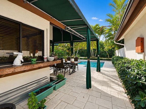 4th image of 21718 Club Villa Ter