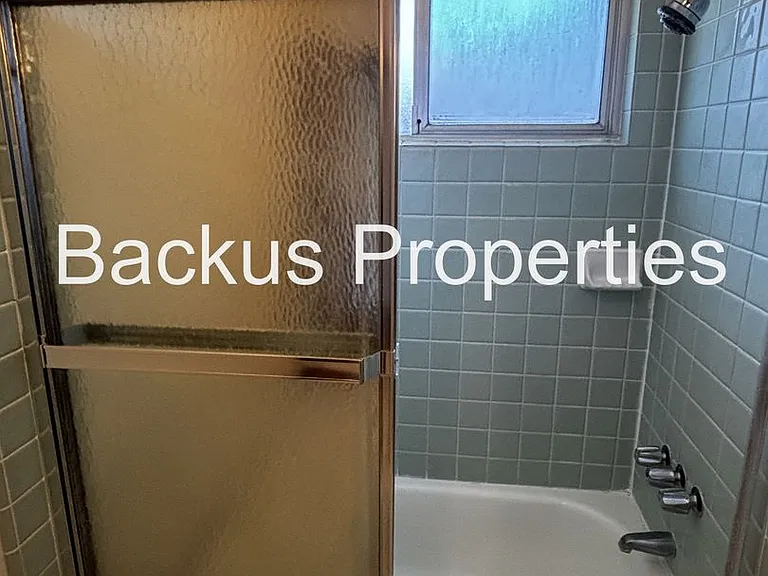 790 Fairfax Dr — Photo 23