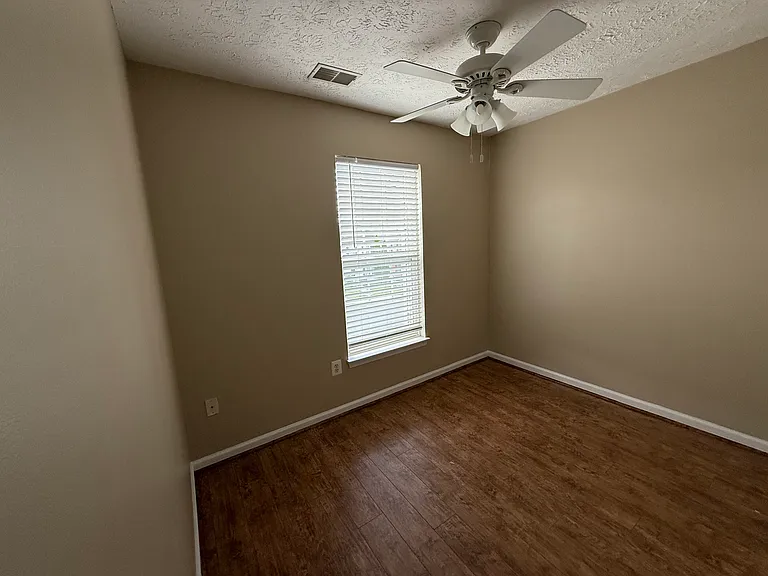 1097 Jeanett Way — Photo 31