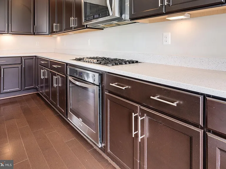 737 Diamond Ave #102 — Photo 16