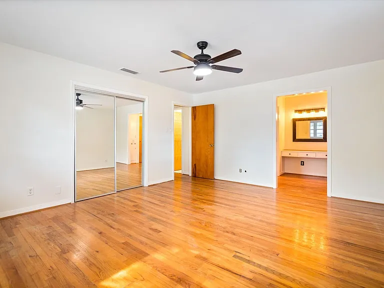 316 Syracuse St — Photo 13