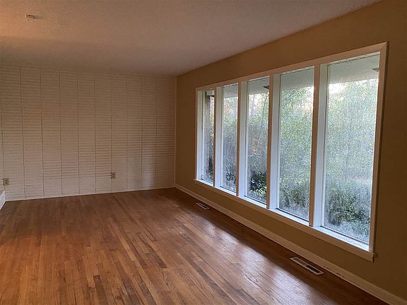 5th image of 108 Woodland Dr