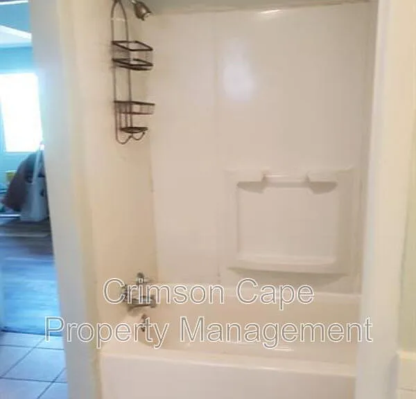 108 Grove St #1 — Photo 5