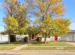 1817 6th St SW, Minot, ND 58701