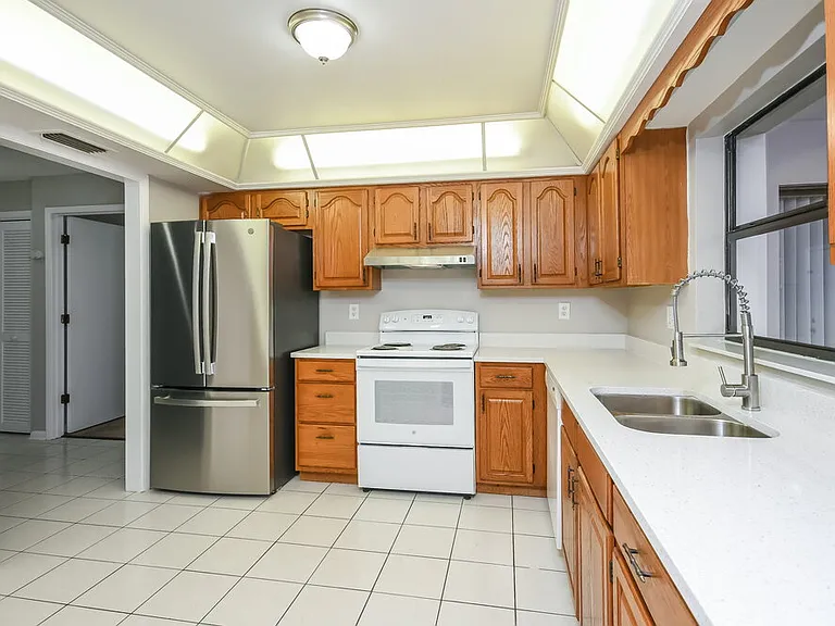 104 Daisy Dr SE — Photo 9