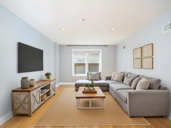 99 Montgomery Street image 1 of 15
