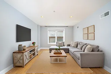 99 Montgomery Street, #3C