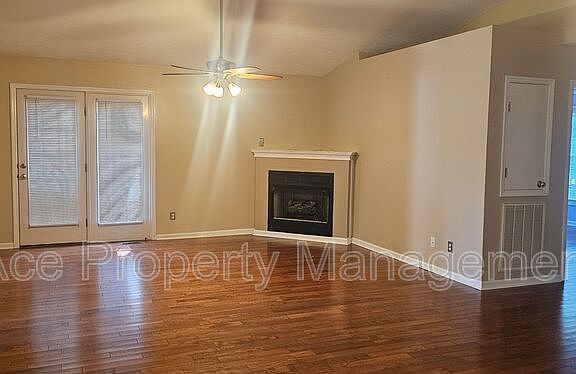 4th image of 557 N Parker Church Rd