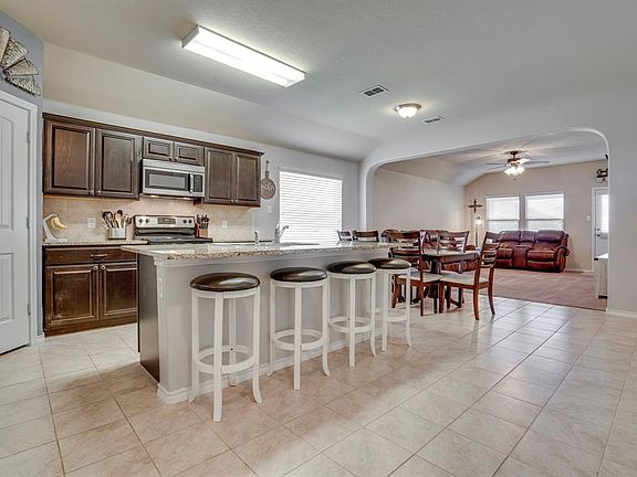 5th image of 409 Saratoga Ln