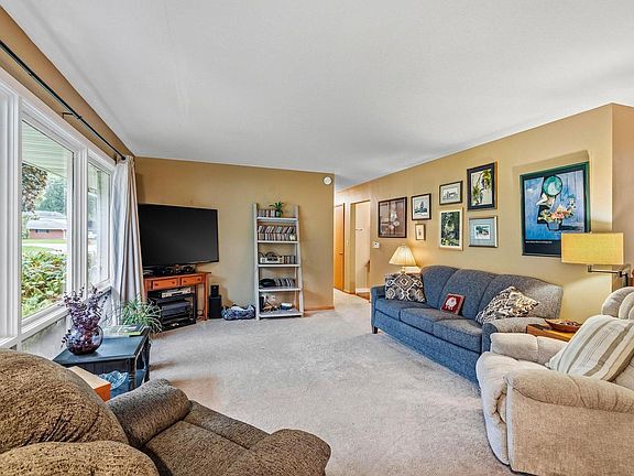 3rd image of 219 Heidel ROAD
