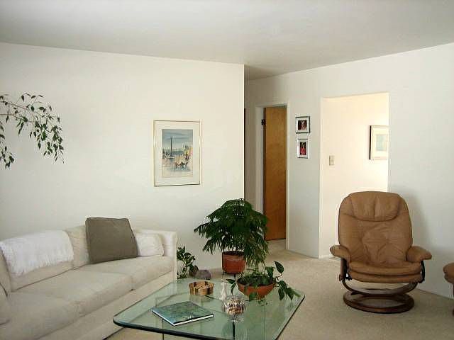 2nd image of 1546 Ashby St
