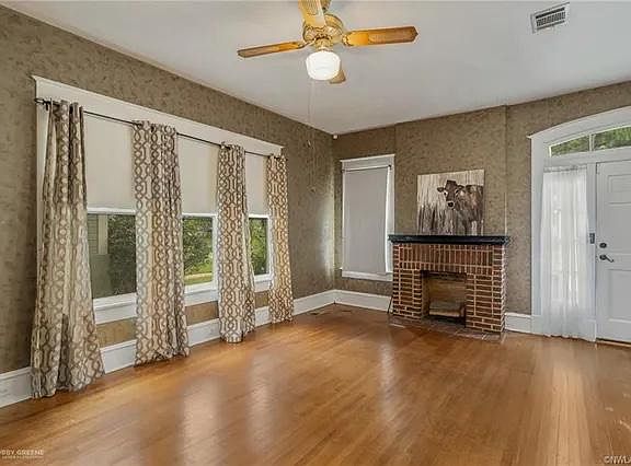 4th image of 527 Boulevard St