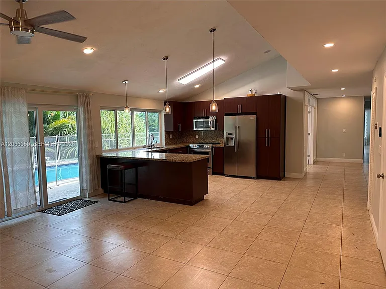 11907 Jennifer Way — Photo 5