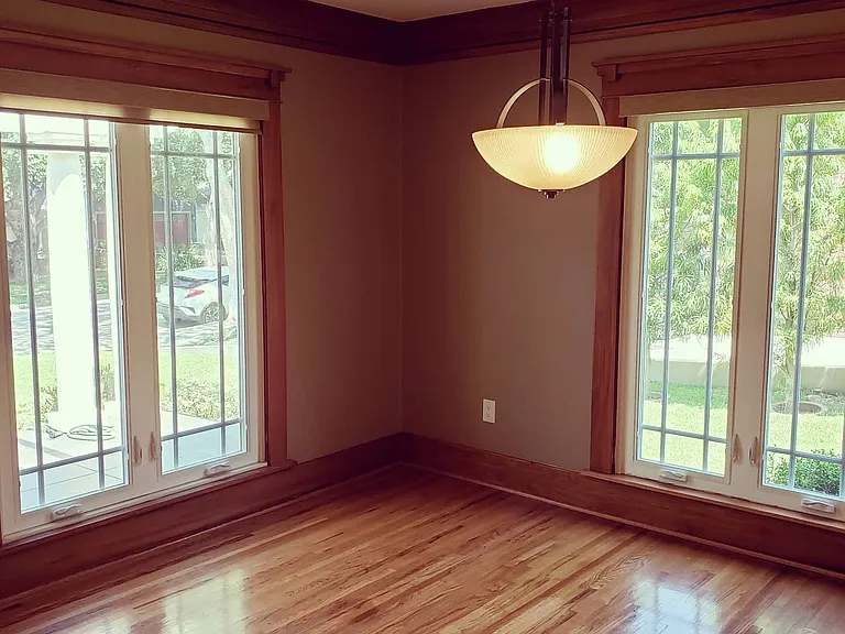 352 N Myrtle Ave — Photo 3