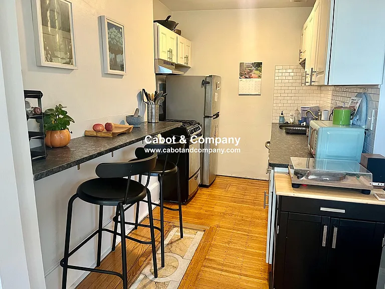 81 Mount Vernon St #7 — Photo 5