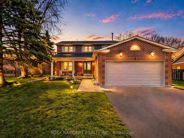 1 Eves Ct, Newmarket, ON L3Y 7P8