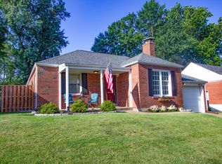 8520 Douglas Ct, Saint Louis, MO 63144