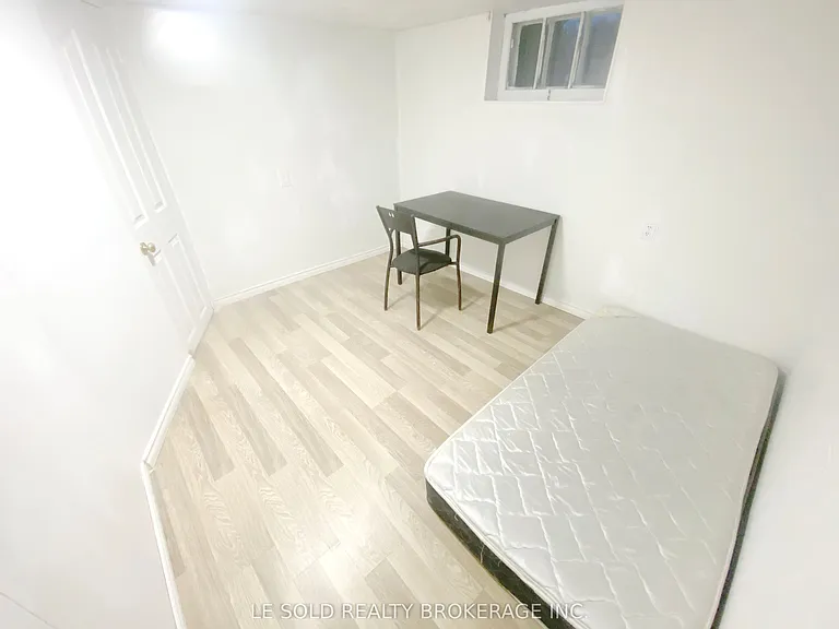 112 Leland St #BASEMENT — Photo 4