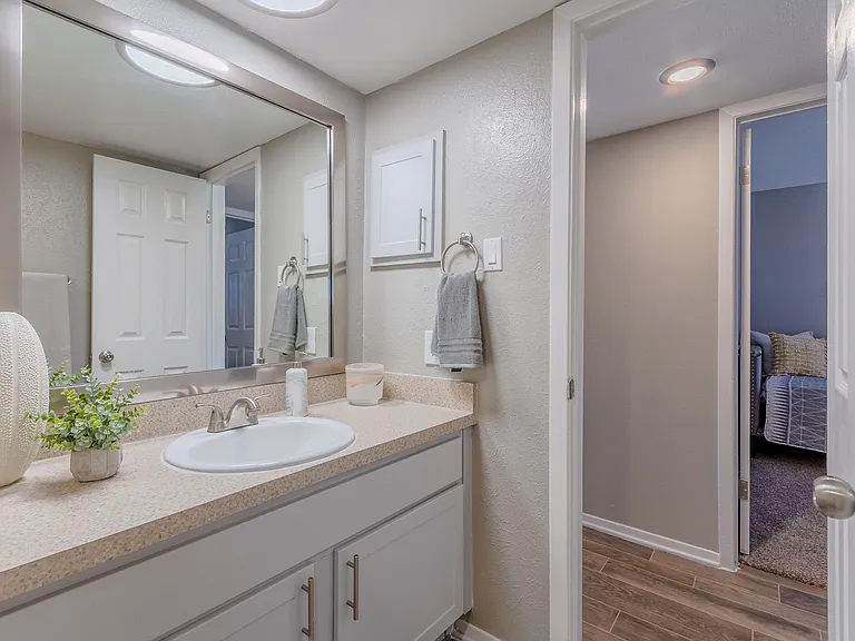 Pinehurst Place Apartments — Photo 25