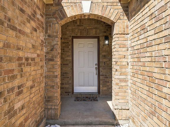 2nd image of 2411 Waizel Way