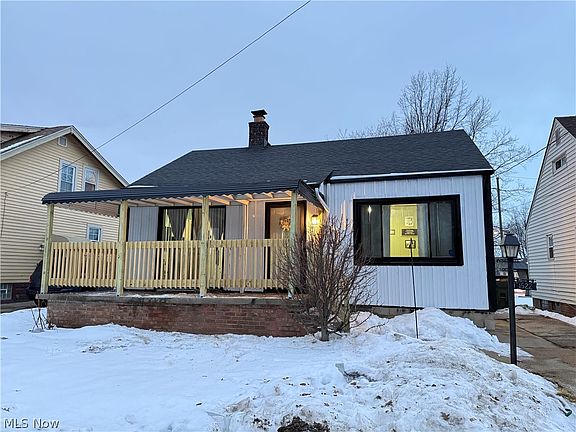 2nd image of 1522 Mapledale Rd