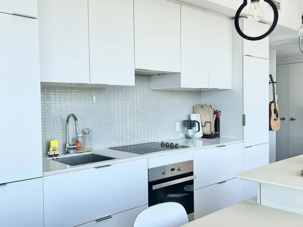 5 Saint Joseph St, Toronto, ON