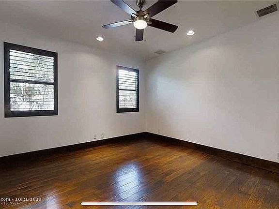 2nd image of 825 SE 6th Ct