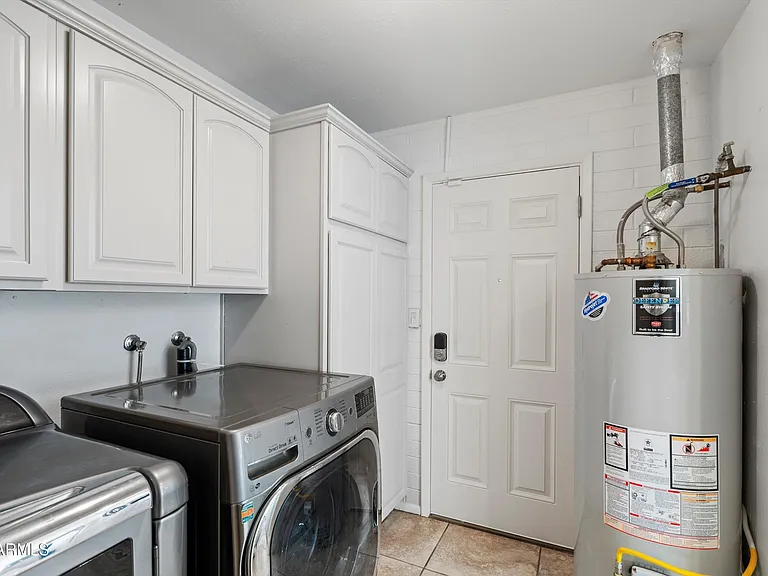 2548 N 68th Pl — Photo 14