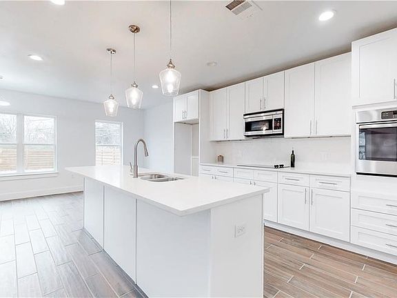 4th image of 2816 Birmingham Ave