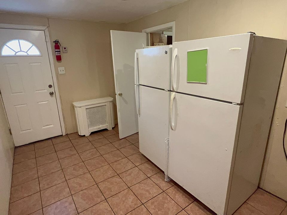 1st image of 5070 Whitaker Ave #1