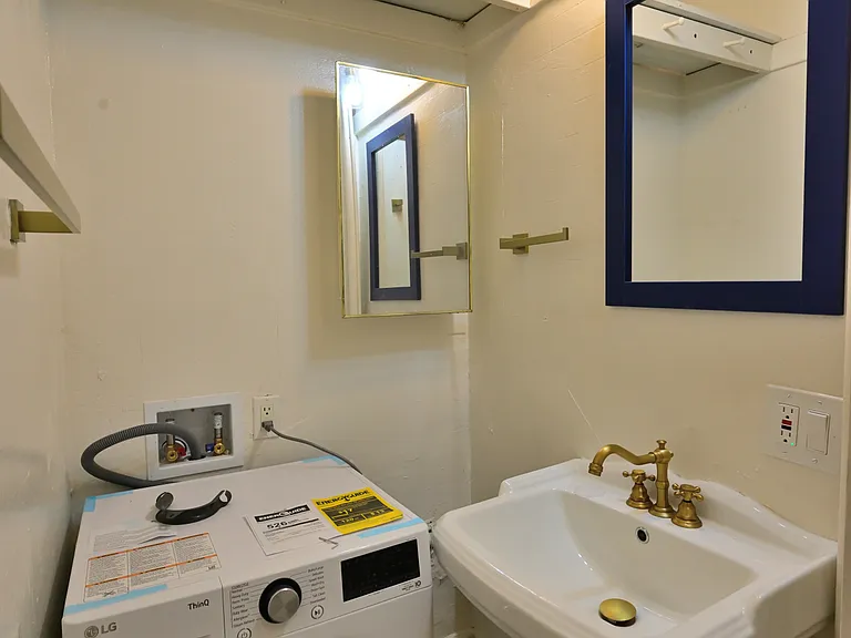 48 Navy St #3 — Photo 17