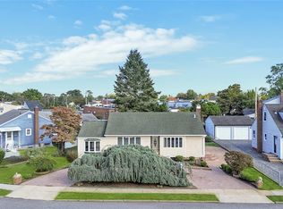 10 Winding Rd, Hicksville, NY 11801