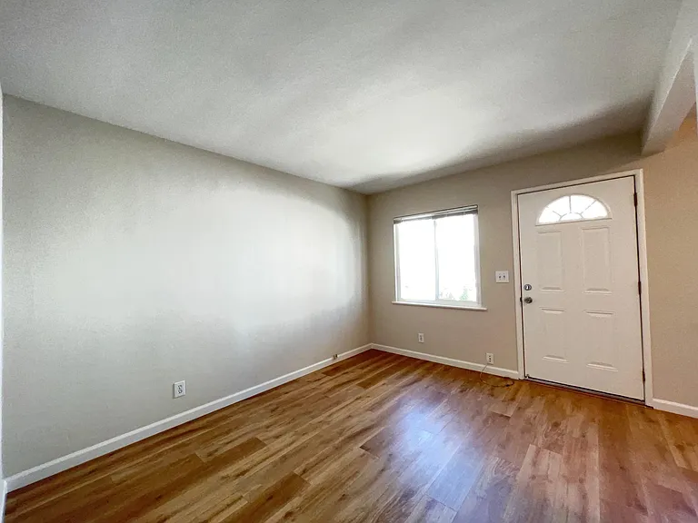 824 Adams St — Photo 5