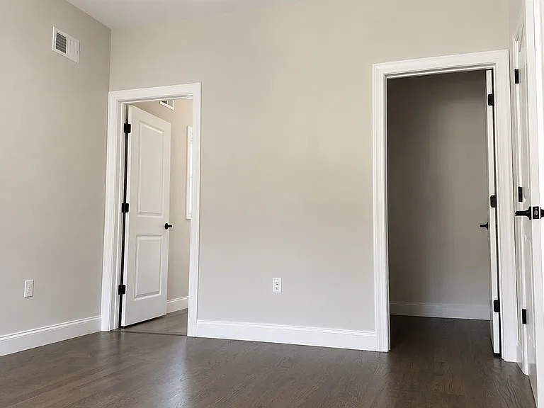 228 Sinclair Ave #1 — Photo 3