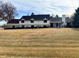 901 W Lochland Rd, Hastings, NE 68901